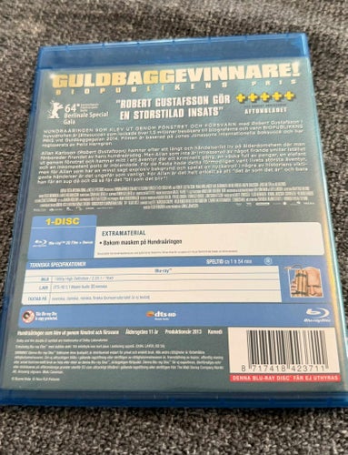 HUNDRAÅRINGEN SOM KLEV UT GENOM FÖNSTRET (2013) BD UTGÅVA I MKT FINT SKICK!