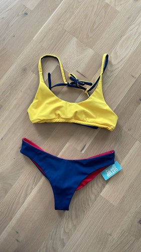 Ny fin bikini med etiketter kvar