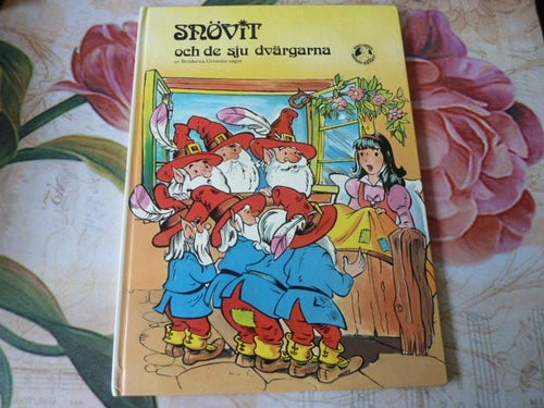 SNÖVIT OCH DE SJU DVÄRGARNA, UR BRÖDERNA GRIMMS SAGOR, 1979, BOK