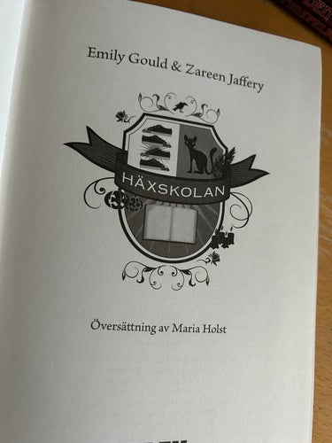 Häxskolan av Emily Gould - Zareen Jaffery, bok, SM, Very good plus