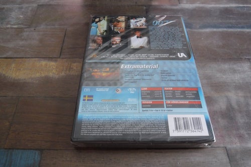 DVD Ny inplastad mannen med den gyllene pistolen agent 007