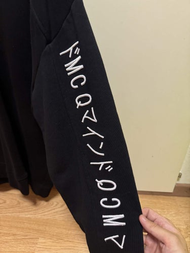 MCQ by Alexander McQueen svart huvtröja SÄLLSYNT S