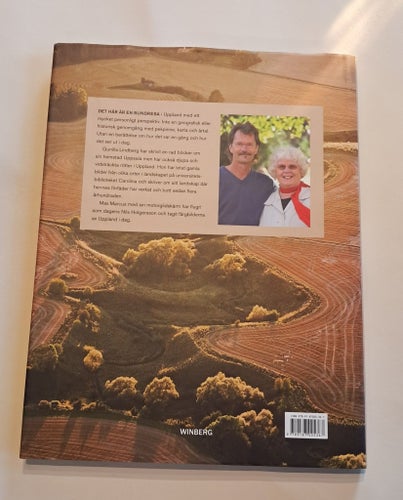 Uppland: Från ovan och i mina minnen av Gunilla Lindberg och Max M
