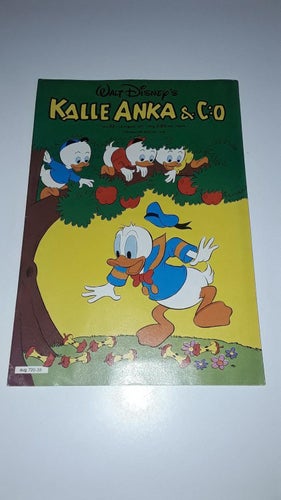 Kalle Anka 1977 nr 33 med bilaga som sitter fast VF-NM