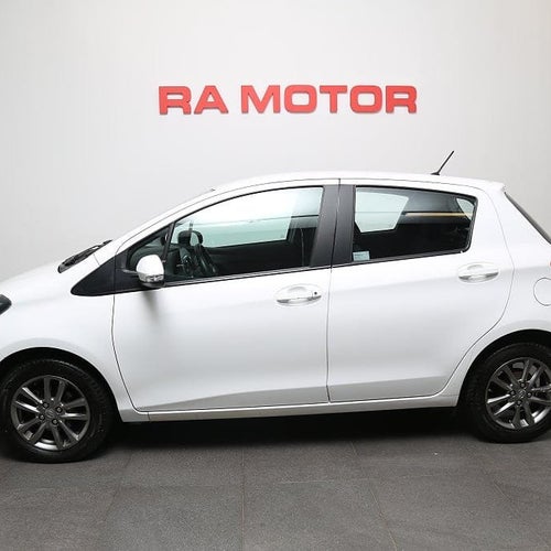 Toyota Yaris 5-dörrar 1.33 Dual VVT-i Multidrive S, 99hk, 2015