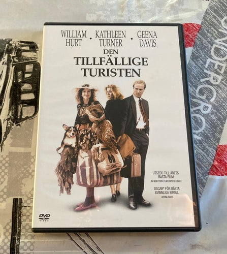 DEN TILLFÄLLIGE TURISTEN (1988) SVENSK UTGÅVA I MKT FINT SKICK! SLUT, SVÅR