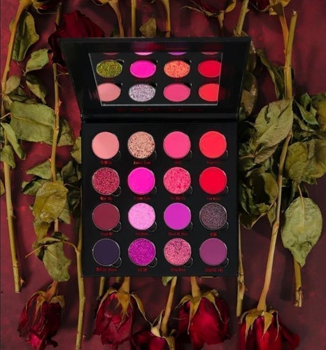NY! Helt orörd! Bella Beaute Bar Dead Roses, ord pris 883 kr exkl import mm