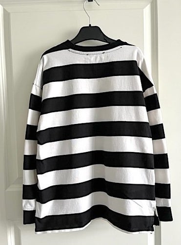 Sweatshirt - 158 - Zara - blockrandig i svart och vitt - kort sprund i sidorna