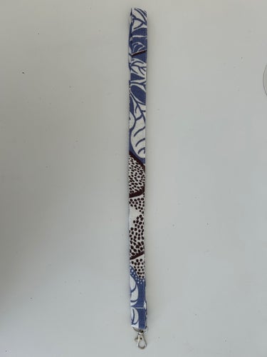 NYCKELBAND I TYG FRÅN SVENSKT TENN, MÖNSTER FRÅN JOSEF FRANK / TEXTIL ROX & FIX