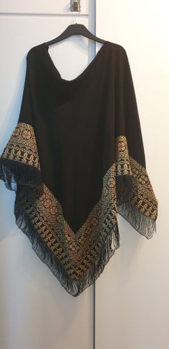 Svart poncho