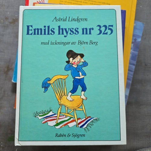 Bok-rea ! Emils hyss nr 325 av Astrid Lindgren
