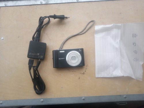 Nikon Coolpix A100 – Komplett i box + 2GB minneskort & manualer Y2K