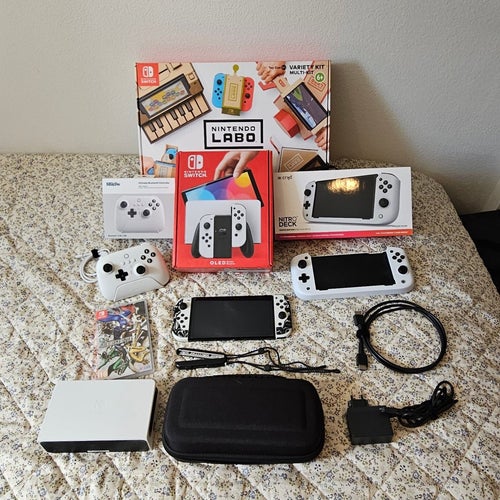 Nintendo Switch OLED med ekstraudstyr!
