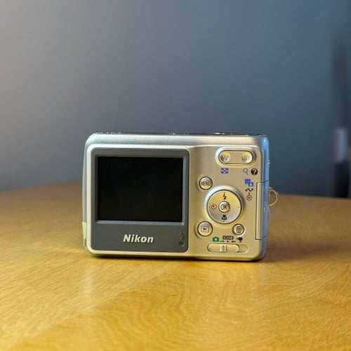 Nikon Coolpix L3 – snabb frakt