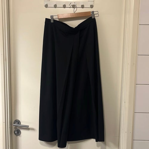 Svart kjol