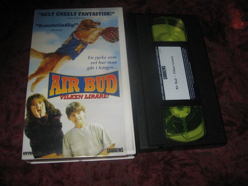 AIR BUD - VILKEN LIRARE (MICHAEL JETER,KEVIN ZEGERS) VHS