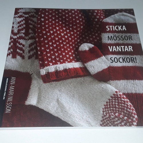 Sticka mössor vantar sockor! av Ann-Mari Nilsson, 2009