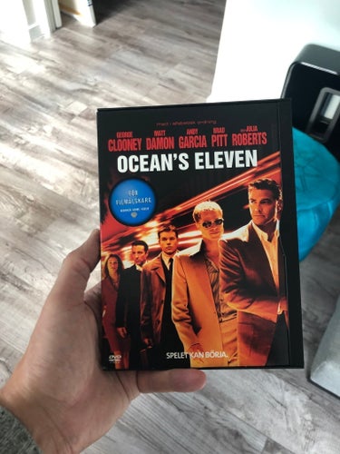 Oceans Eleven ( Brad Pitt, George Clooney )
