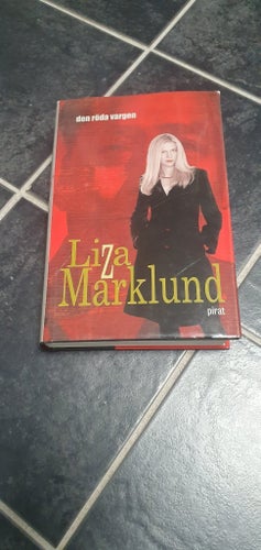 Den röda vargen av Liza Marklund (2003)