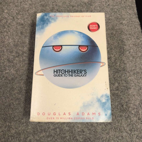 Douglas Adams - Hitchhiker's guide to the Galaxy - Complete trilogy of five
