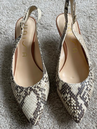 Perfekta eleganta slingback-heels i från Unisa – storlek 38!