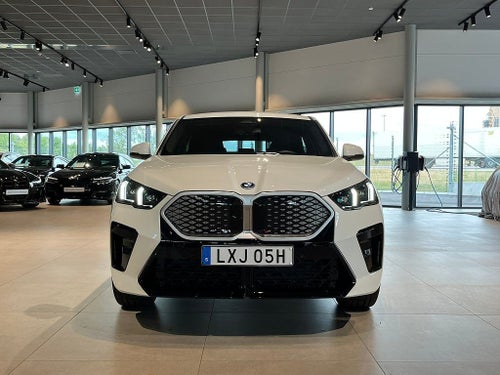 BMW iX2 xDrive30, 306hk, 2026