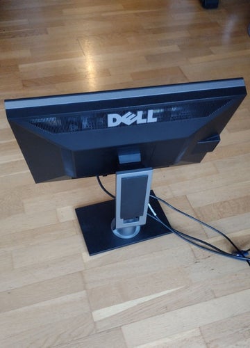 Dell UltraSharp 2209WA, 22" IPS-skärm 1680×1050, DVI-D + VGA, pivotstativ stativ