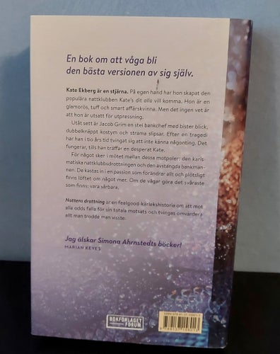 Nattens drottning av Simona Ahrnstedt