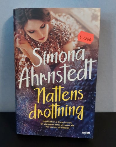 Nattens drottning av Simona Ahrnstedt