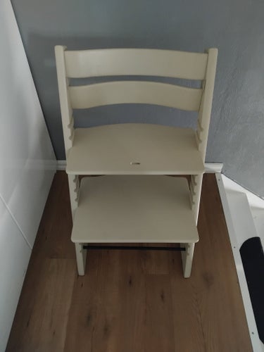 Stokke Tripp Trapp barnstol beige målad, äldre modellen