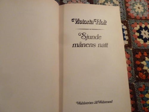 SJUNDE MÅNENS NATT, V. HOLT, 1973,  BÖCKER