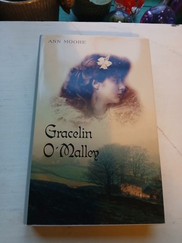 Gracelin O'Malley - Ann Moore