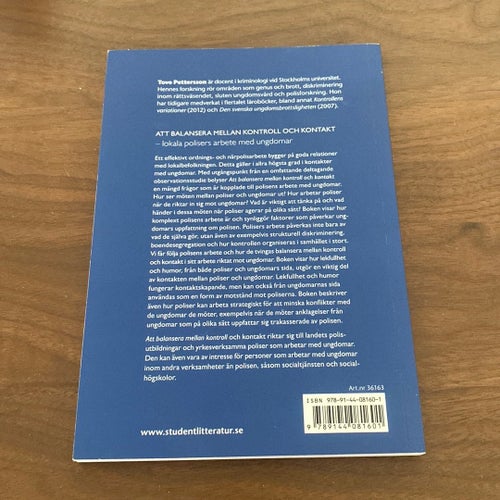 ATT BALANSERA MELLAN KONTROLL OCH KONTAKT av Tove Pettersson