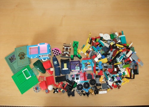 Blandad LEGO-parti med Minecraft, Harry Potter och Friends-element