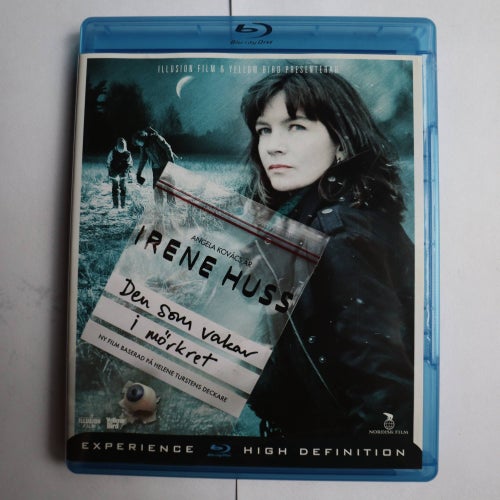 IRENE HUSS 7 - DEN SOM VAKAR I MÖRKRET (34630)