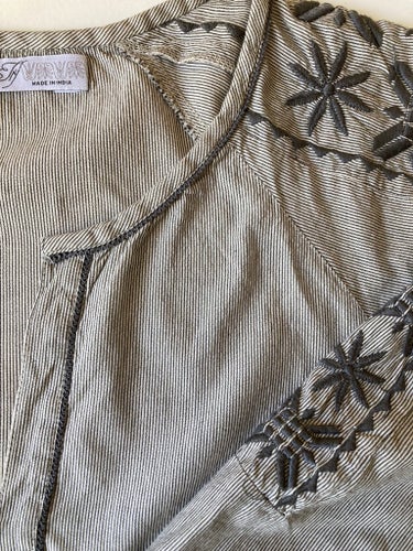Tunika blus broderad Fin!