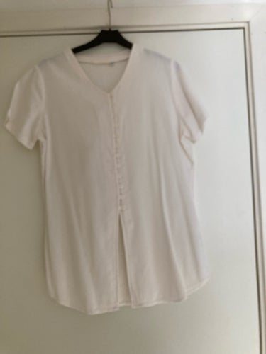 Vit blus, storlek 38/40