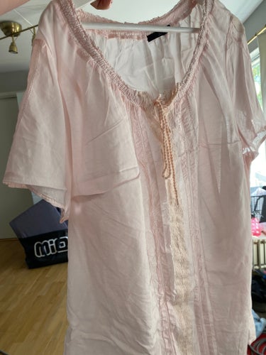 Rosa blus Åhléns 52