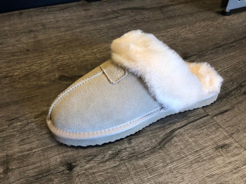 Fårskinnstoffla Obey från Exani riktpris 799kr nu 449kr strl 38