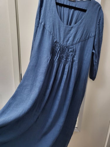 GRIZAS blå klänning, storlek M / L 100% lin/linne tun, mjuk, 3/4 lång arm