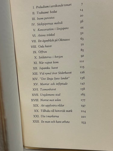 Ut i rymden av Eric Linklater. bok, Very Good