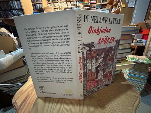 Oinbjudna Spöken av Penelope Lively, Bok, Very Good plus