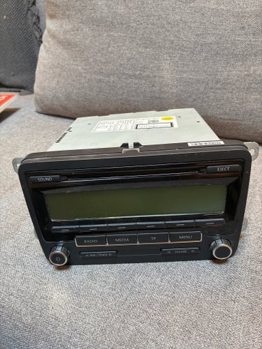 VW bilradio. VW del 1K0 035 186 AA