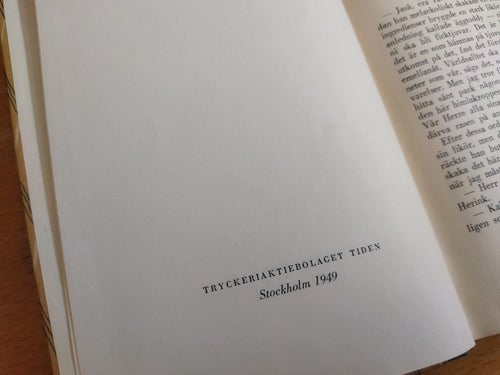 Hönsastegen av Emil Vachek. Bok. Very Good