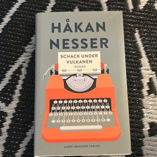 Schack under vulkanen - Håkan Nesser, 2021