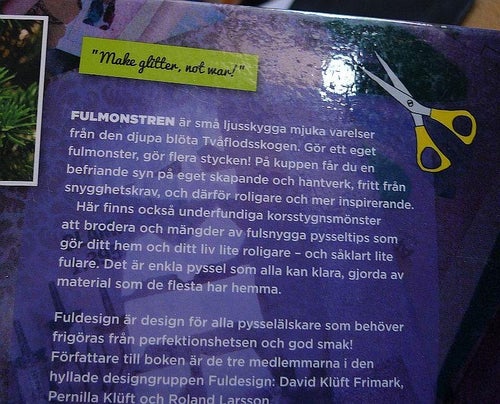 Fulmonster , korsstygn ful design och fint pyssel . Frimark / Klüft / Larsson