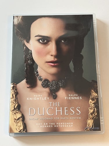The duchess (Keira Knightley & Ralph Fiennes, 2008). Beg. DVD