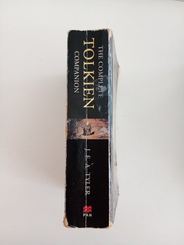 The Complete Tolkien Companion av J.E.A. Tyler, 2002