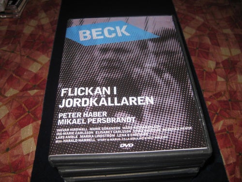 BECK-FLICKAN I JORDKÄLLAREN
