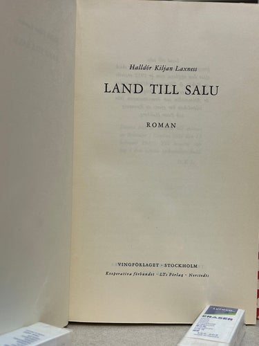 Land till salu av Halldor Kiljan Laxness. bok, Very Good plus